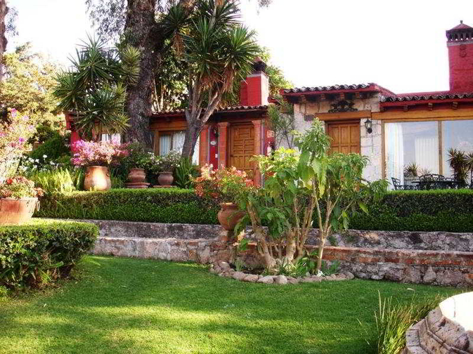Exterior & Views