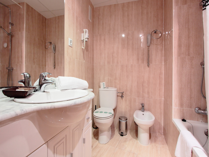 Bathroom 5, Magic Aqua Rock Gardens, Alicante