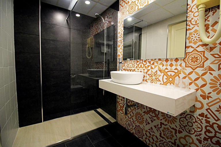 Bathroom 5, Alda A Boira, Huesca