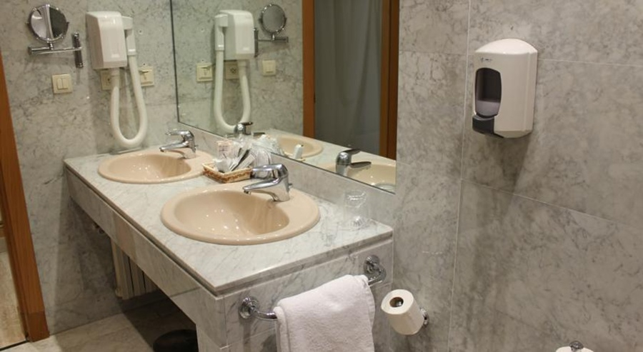 Bathroom 5, San Polo, Salamanca