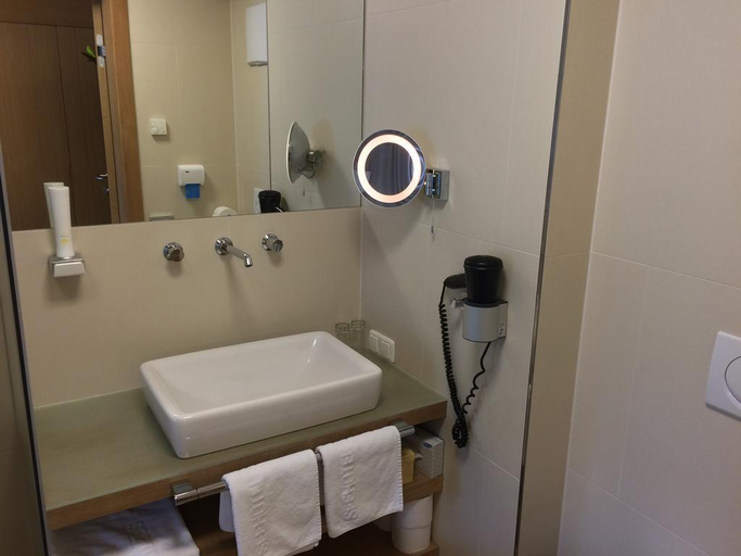 Bathroom 4, Seehotel Schwan, Gmunden