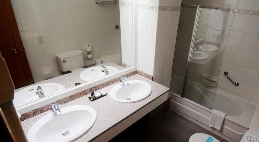 Bathroom 5, Diplomat Hotel