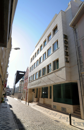 Exterior & Views 25