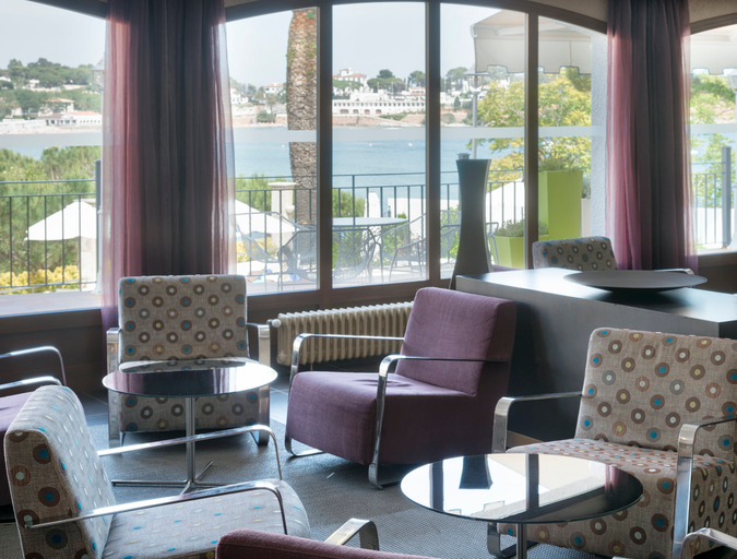 Public Area 5, Hotel ILUNION Caleta Park, Girona