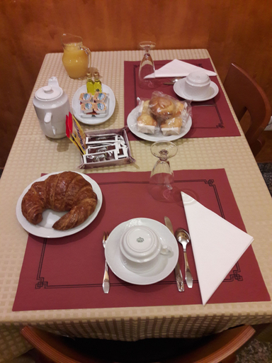 Food & Drinks 5, Hotel Los 14, Asturias