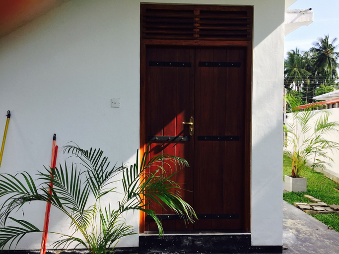 Public Area 2, Out Of Rupeace Hostel, Habaraduwa