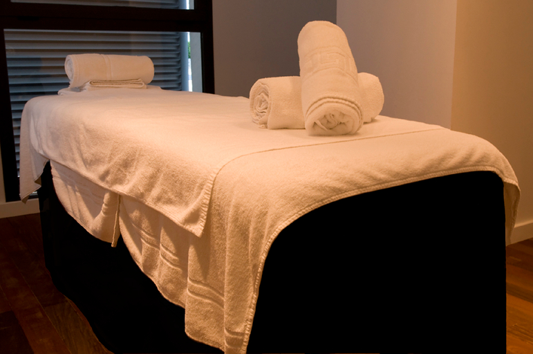 Bedroom 3, Las Gaviotas Suites Hotel, Baleares