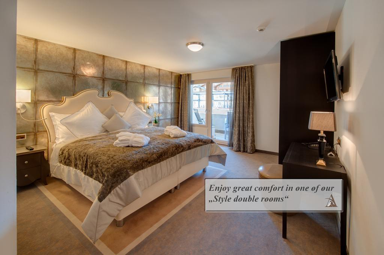 Bedroom 3, SchlossHotel Zermatt, Visp