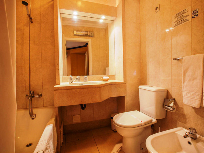 Bathroom 4, Atismar, Loulé