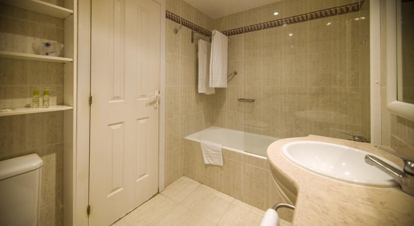 Bathroom 5, Las Dunas, Cádiz
