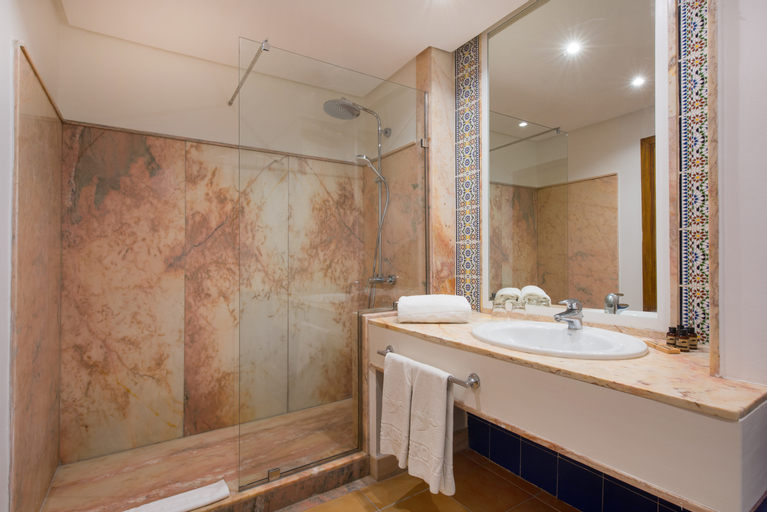 Bathroom 18