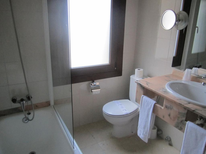 Bathroom 4, Hotel Els Avets, Lleida