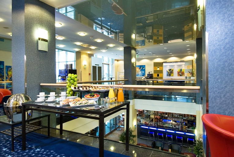 Food & Drinks 5, NH Danube City, Wien