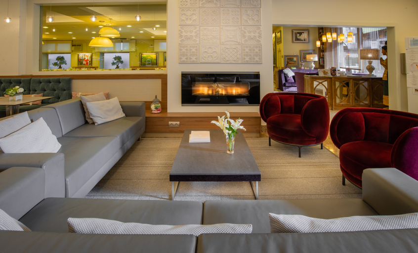 Public Area 3, Hotel Pirineos Figueres by Pierre & Vacances, Girona