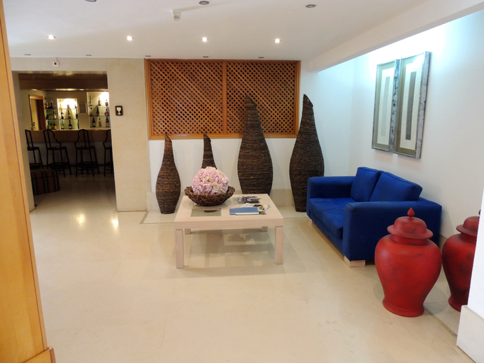 Public Area 2, Almar, Albufeira