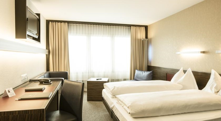 Bedroom 4, Ambassador, Bern
