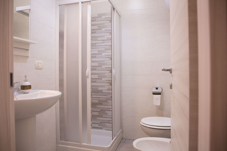 Bathroom 4, B&B A' Casarella, Napoli
