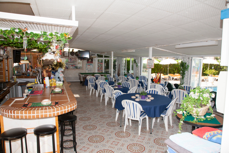 Food & Drinks 5, Atalaya Bosque Apartments, Baleares