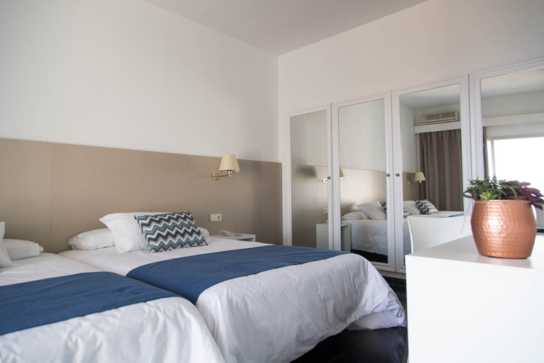 Bedroom 3, htop Caleta Palace, Girona