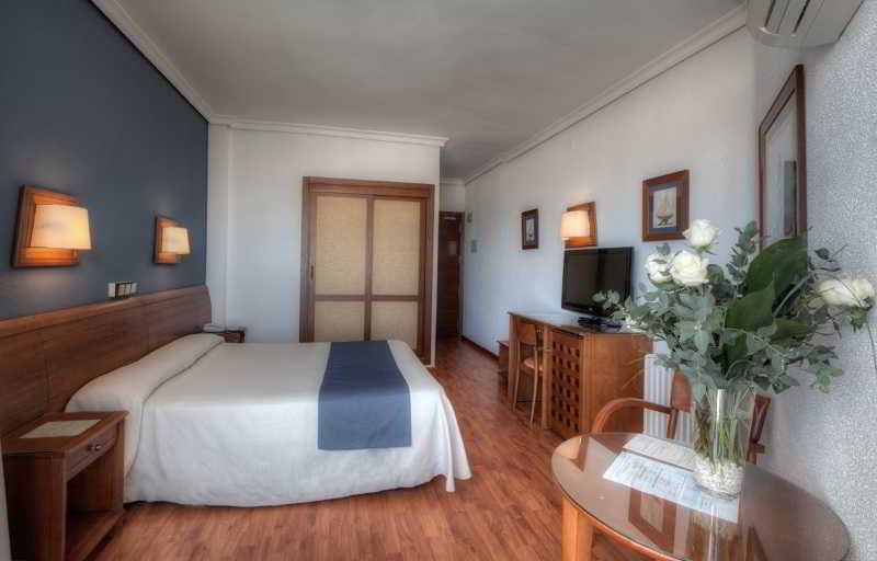 Bedroom 4, Hotel Puertobahia & SPA, Cádiz