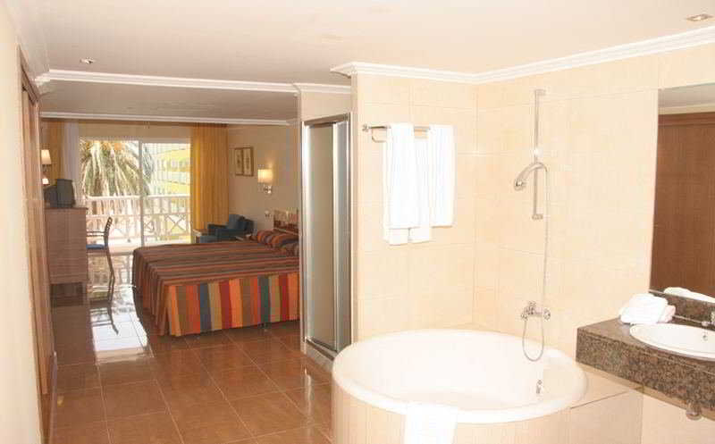 Bathroom 5, Mediterraneo Bay Hotel & Resort, Almería
