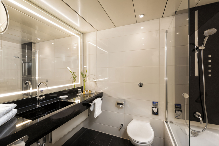 Bathroom 11