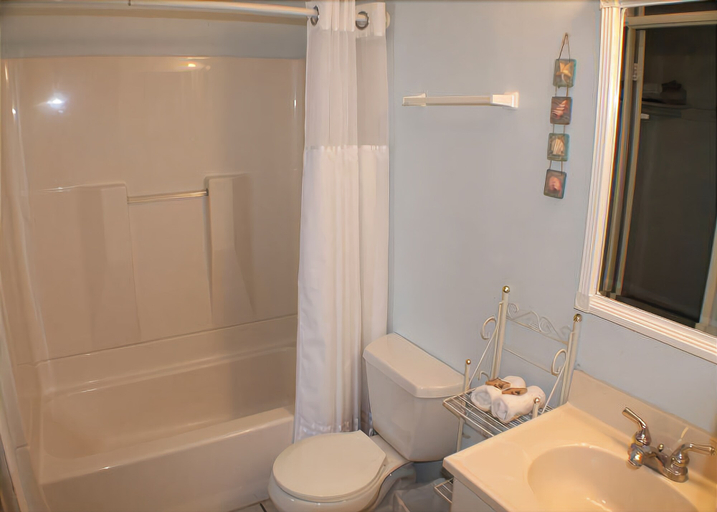 Bathroom, Oceanfront, 1 Bedroom Studio - Four Winds 10D, Saint Johns