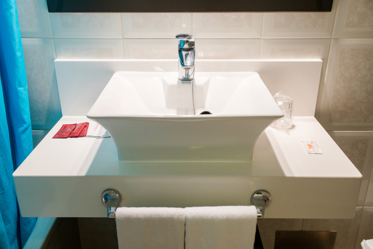 Bathroom 2, Los Dragos Del Norte, Santa Cruz de Tenerife