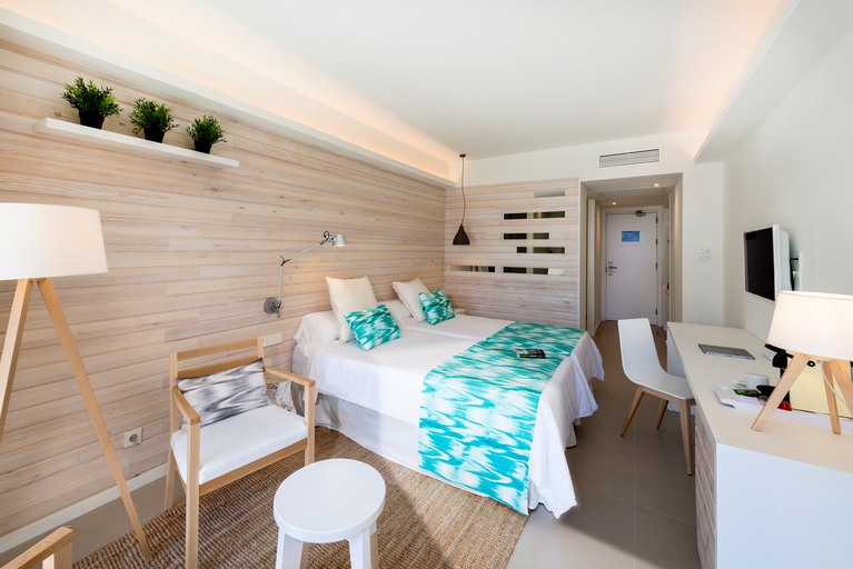 Bedroom 3, FERGUS Style Palmanova, Baleares