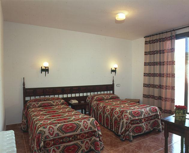 Bedroom 3, Hotel Mora, Teruel