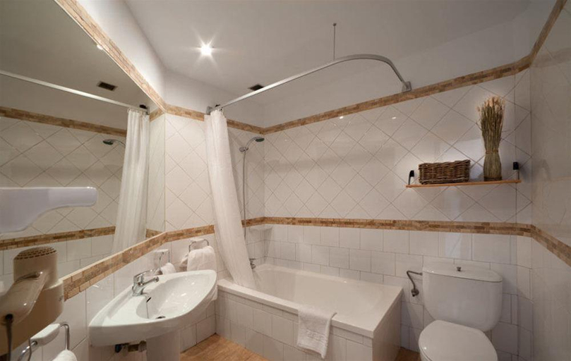 Bathroom 4, Castavi, Baleares
