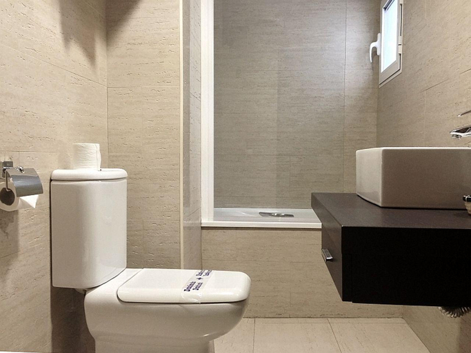 Bathroom 4, AC Leon san Antonio, León