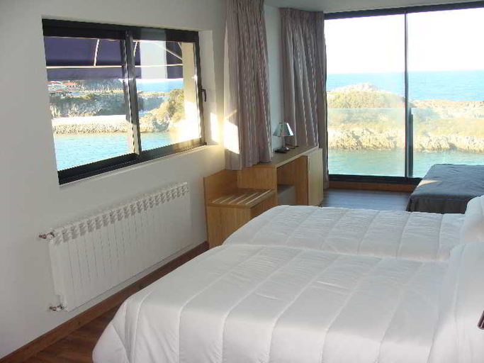 Bedroom 3, Astuy, Cantabria