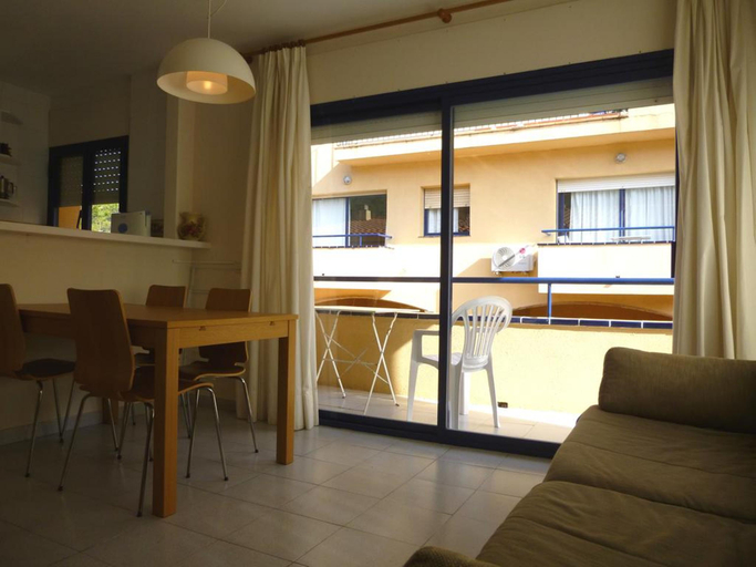 Public Area 5, Mar Blau , Girona