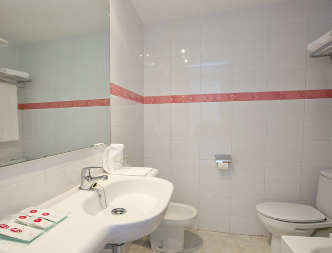 Bathroom 5, Hotel JS Miramar, Baleares