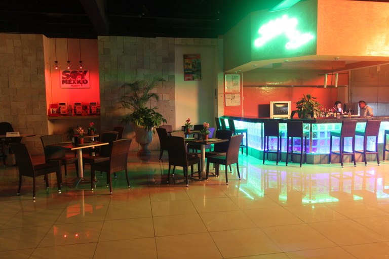Food & Drinks 2, Plaza Caribe, Isla Mujeres