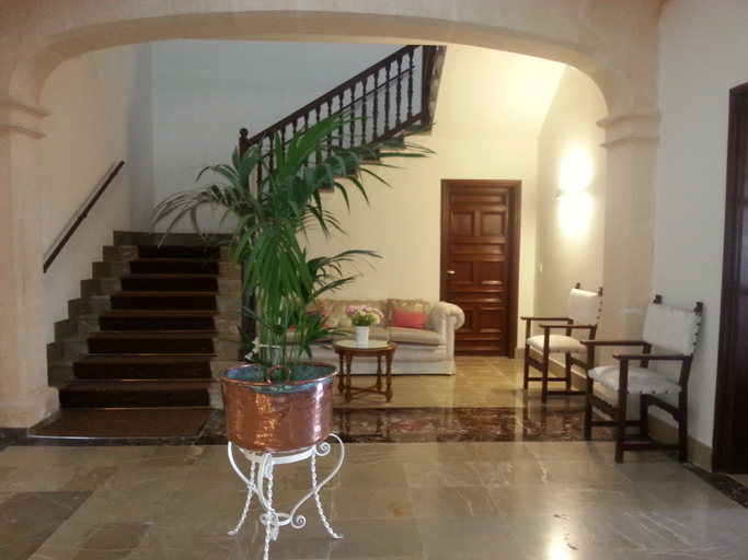 Public Area 4, Hoposa Uyal, Baleares
