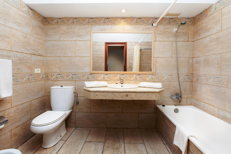Bathroom 4, Aparthotel Los Dragos del Sur, Santa Cruz de Tenerife