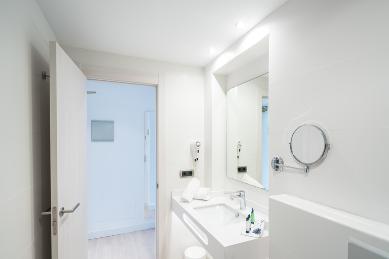Bathroom 5, THB Ocean Beach, Baleares
