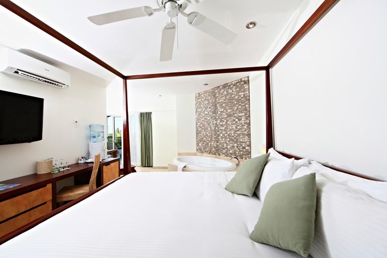 Bedroom 3, Sandos Caracol Nature Resort & Water Park All Incl, Cozumel