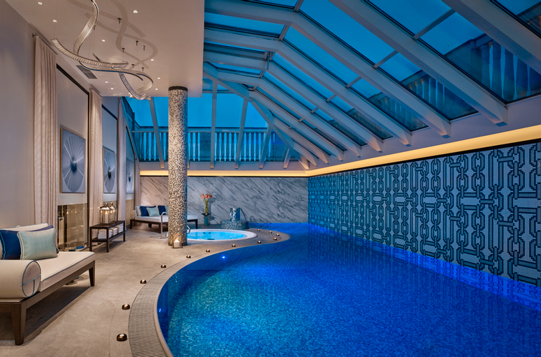 The Ritz-Carlton, Budapest, Budapesti