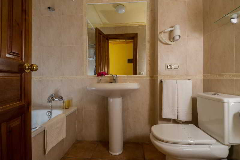 Bathroom 4, Villa Frigiliana, Málaga