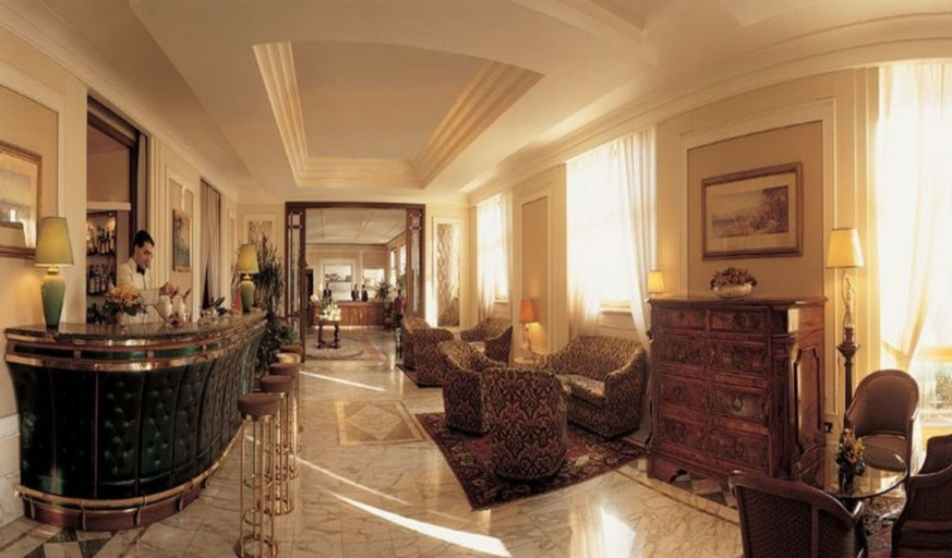 Public Area 5, Grand Hotel Vesuvio, Napoli