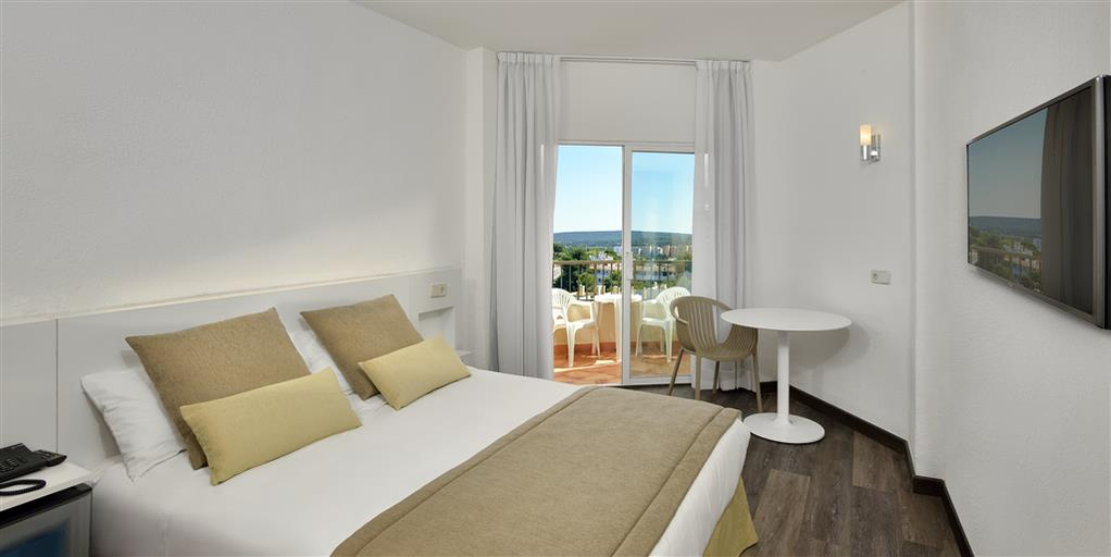 Bedroom 3, Sol Palmanova-Mirlos Tordos, Baleares