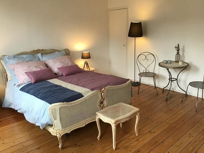 Bedroom 4, Au 120, Tarn