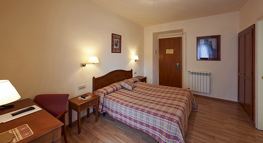 Bedroom 3, Abat Cisneros, Barcelona