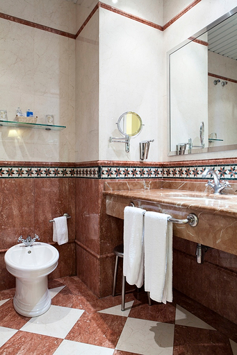 Bathroom 5, Hotel Cervantes, Sevilla