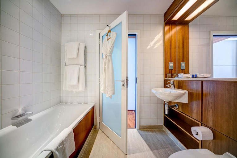Bathroom, Apex City Hotel, Edinburgh