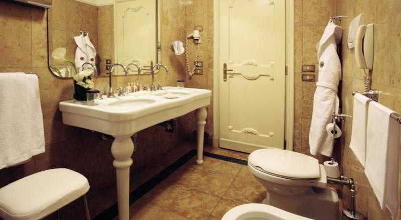 Bathroom 4, NH Collection Venezia Grand Hotel Palazzo dei Dogi, Venezia