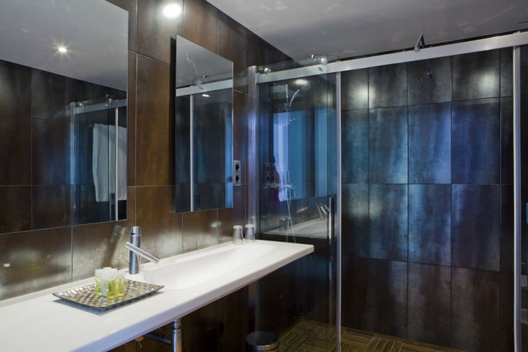 Bathroom 5, Num Hotel, Tarragona